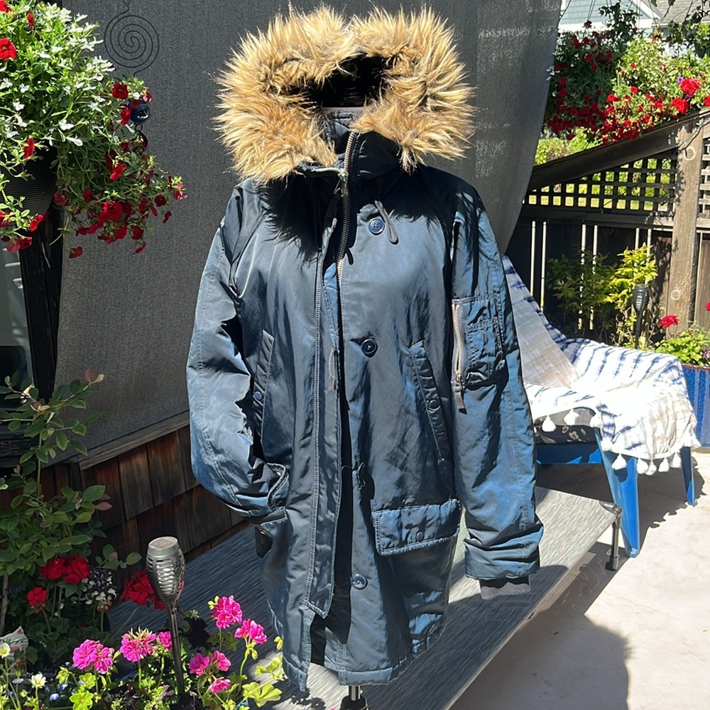 GAP Navy Jacket. Size Medium. Sherpa and Fur lined hood.